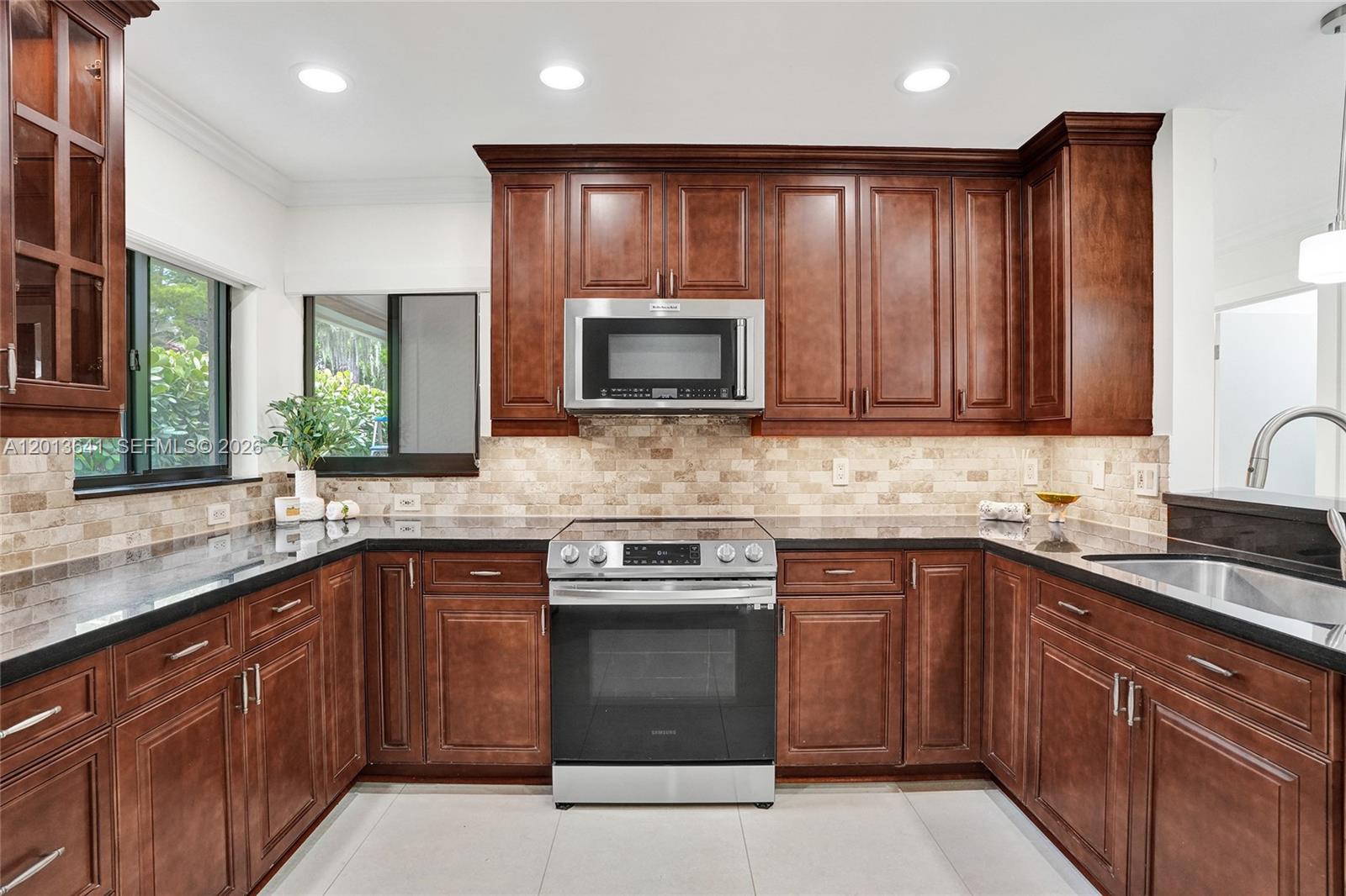 TROPICAL GARDENS AMEN PLA - Residential Lease