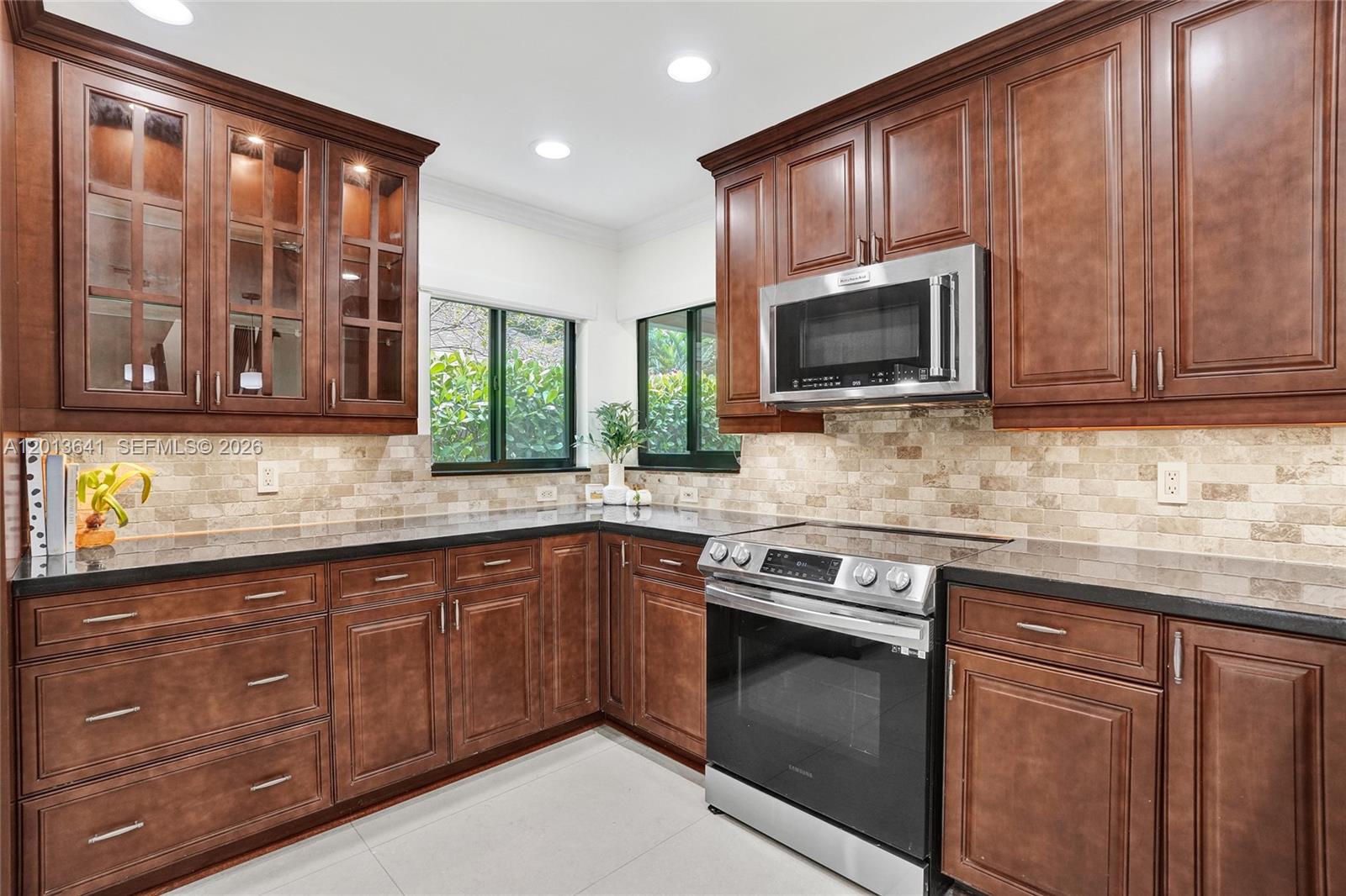 TROPICAL GARDENS AMEN PLA - Residential Lease