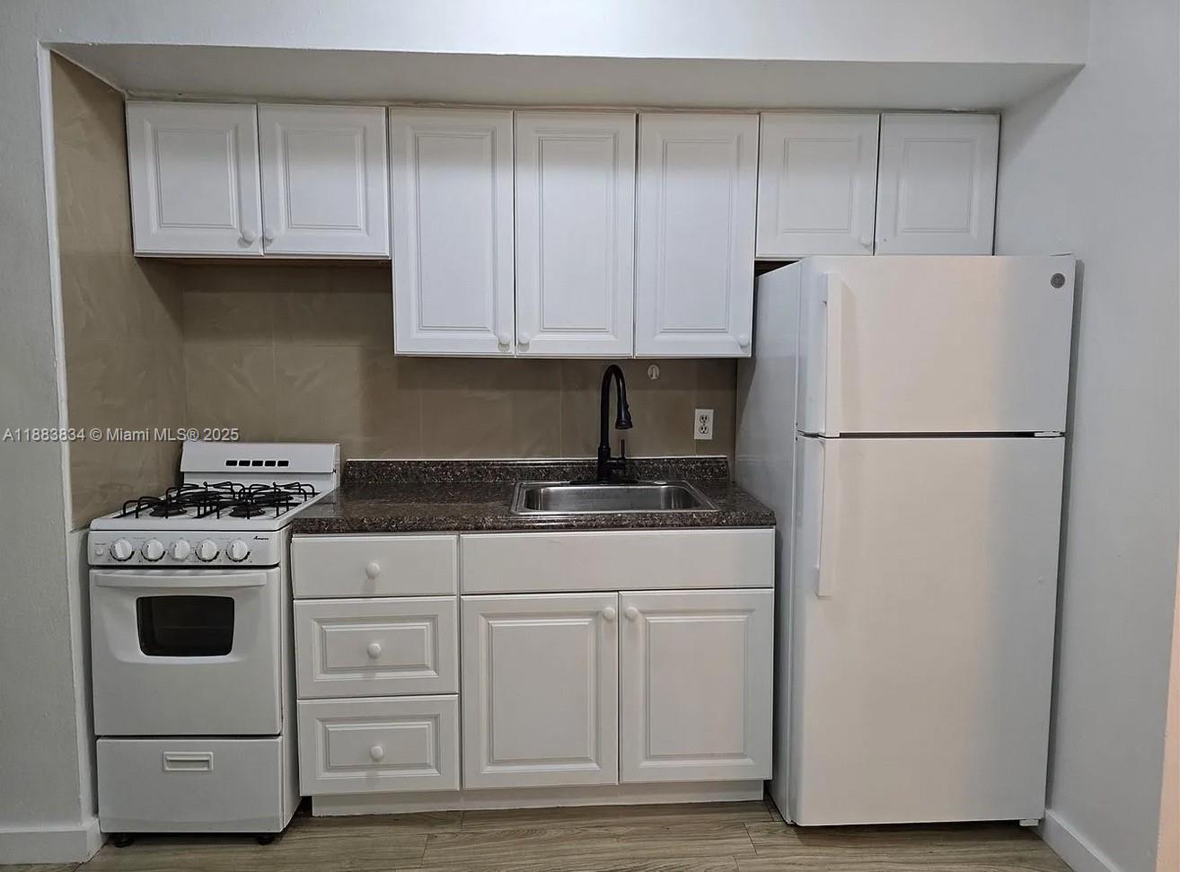 SOUTHERN CLASSIC CONDO - Residential Lease