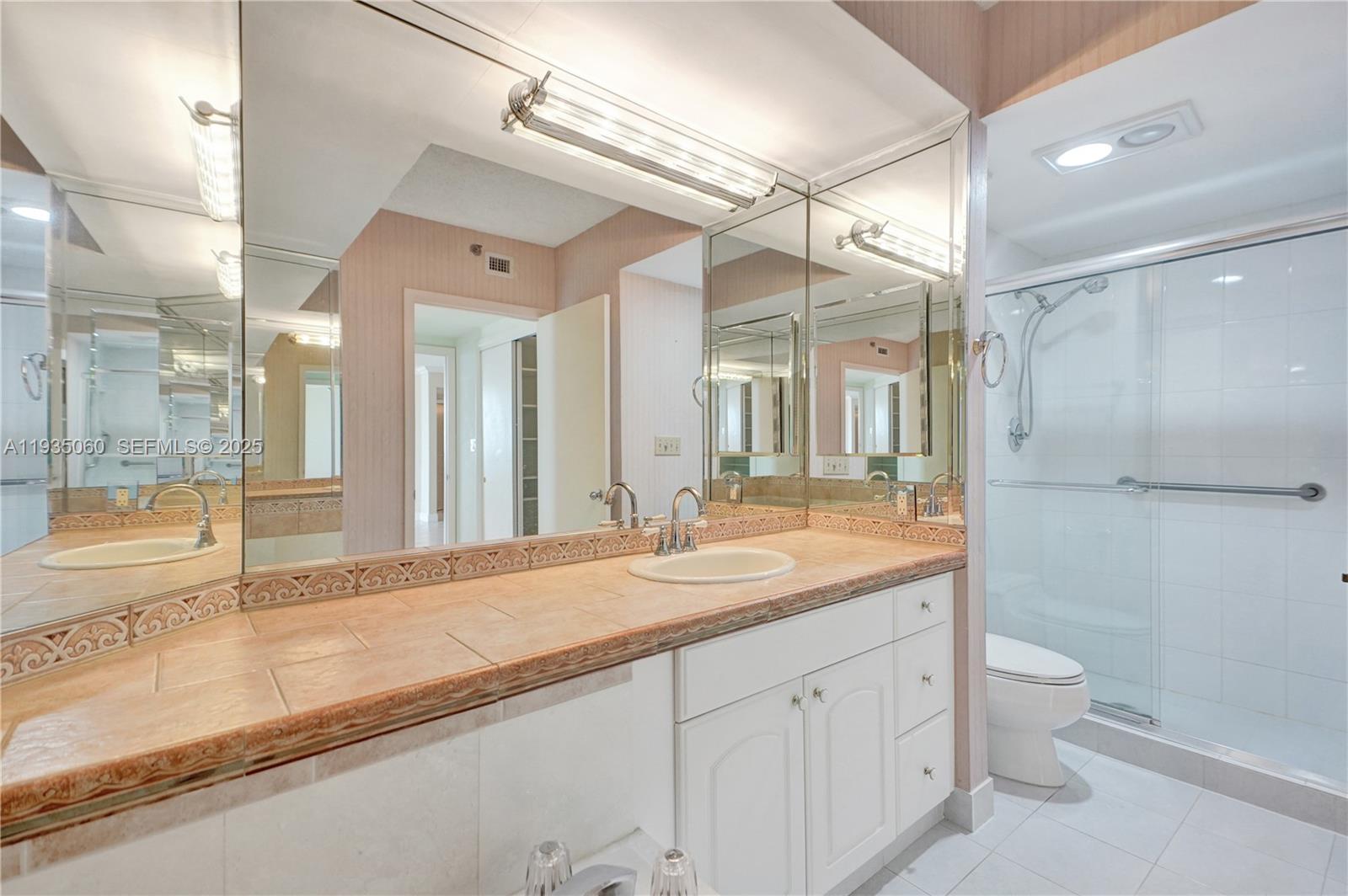 THE LANDMARK - Residential