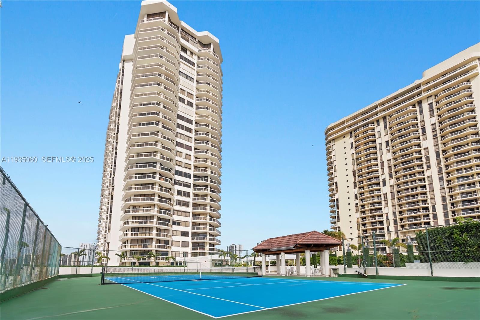 THE LANDMARK - Residential