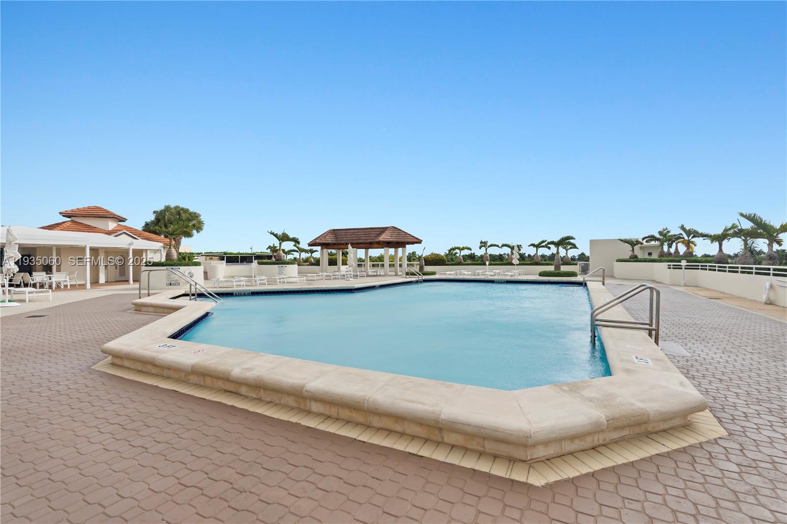 THE LANDMARK - Residential