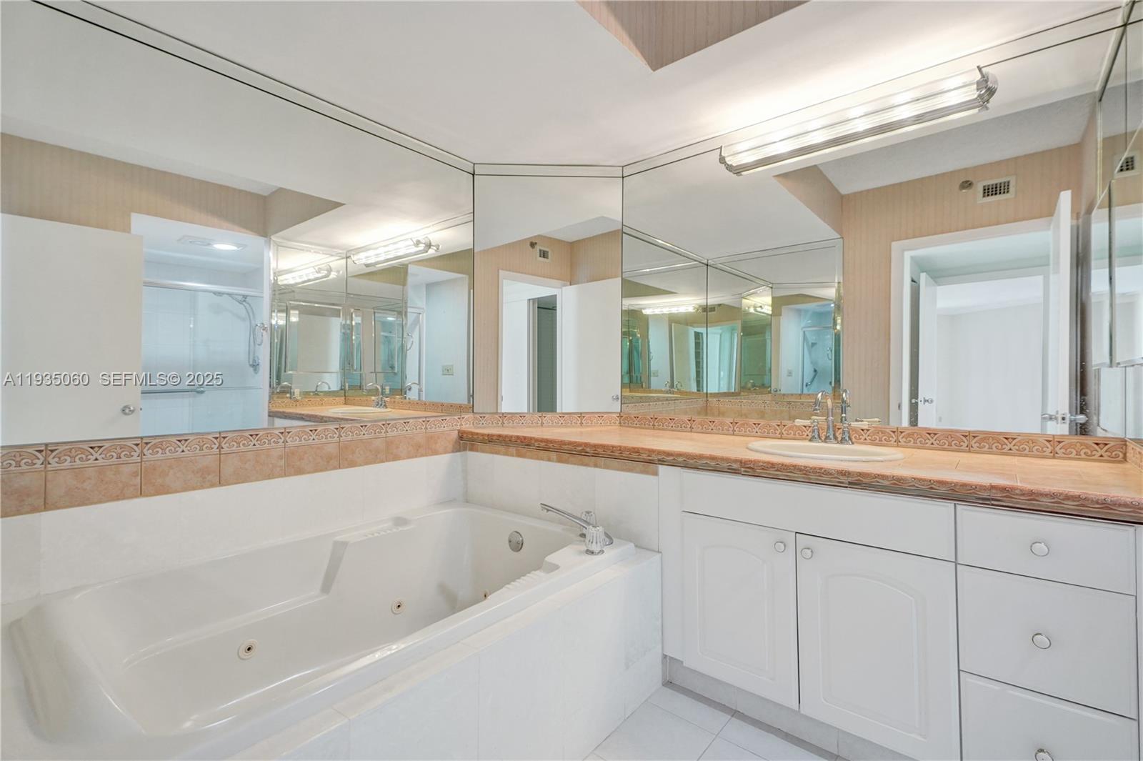 THE LANDMARK - Residential