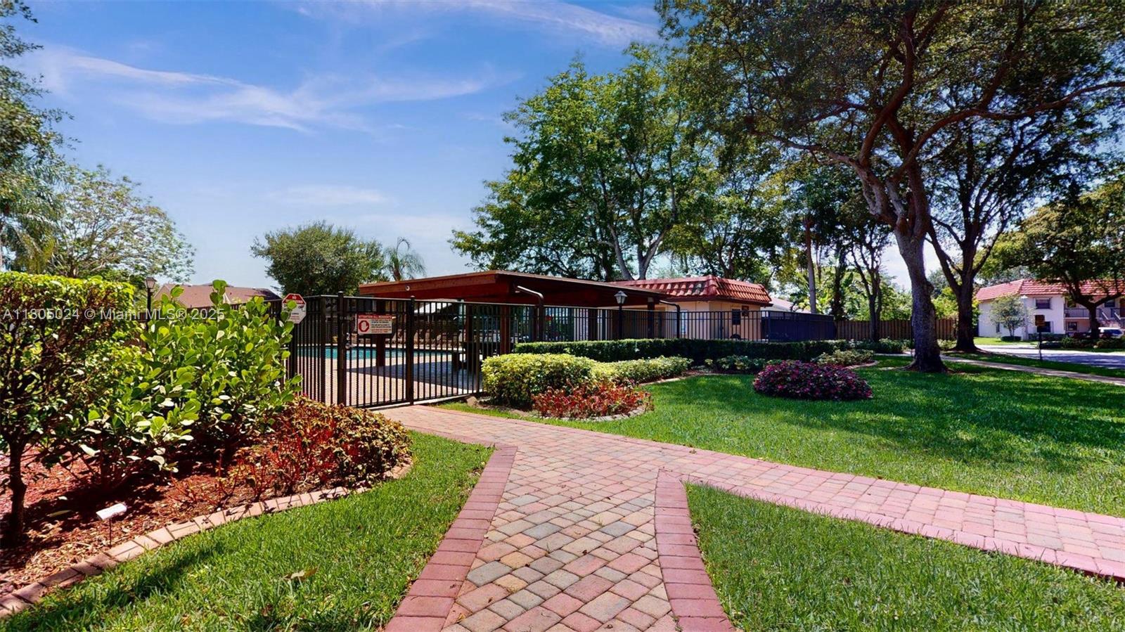 WATERSIDE VILLAGE THREE C - Residential