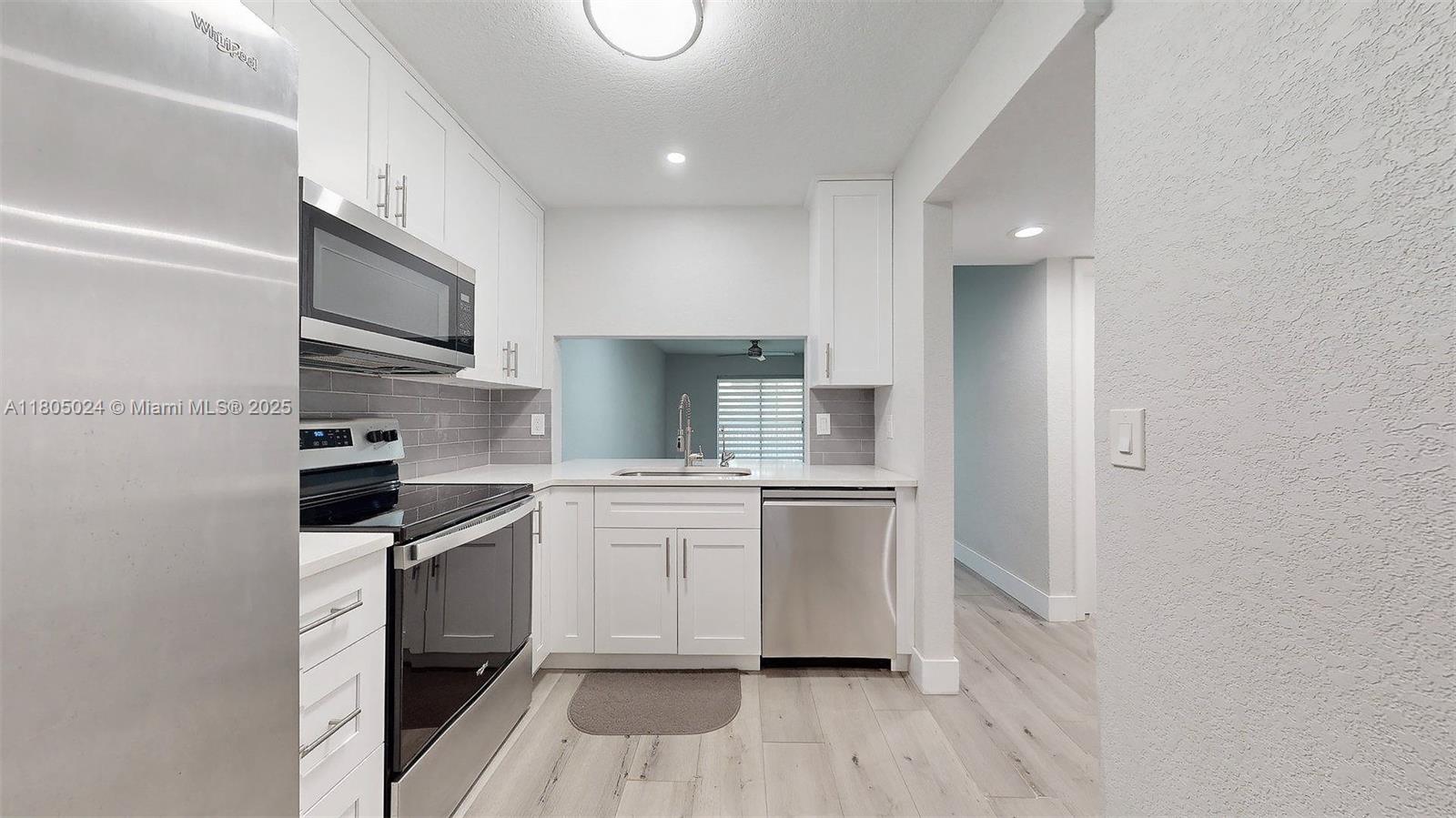 WATERSIDE VILLAGE THREE C - Residential