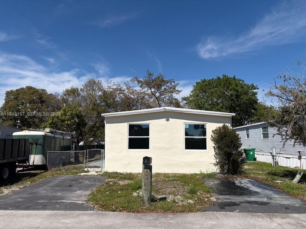 Photo of 13361 SW 9th Ct #13361, Davie, FL 33325 (MLS # A11948167)