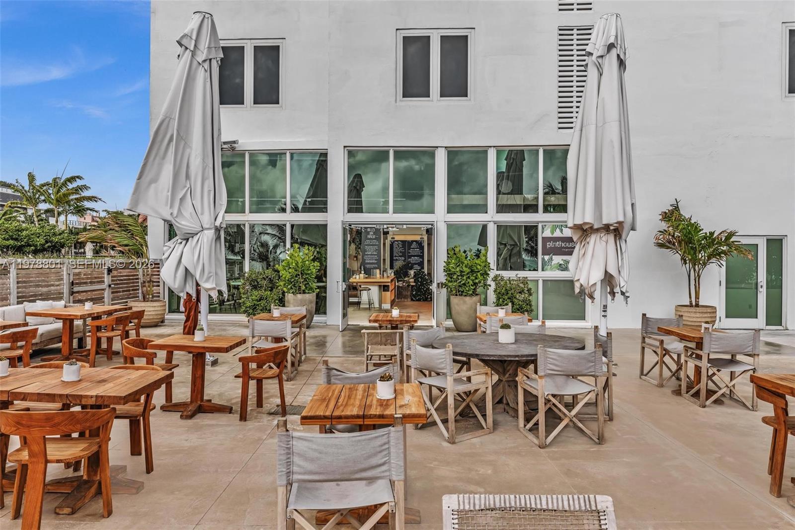 RONEY PALACE CONDO - Residential