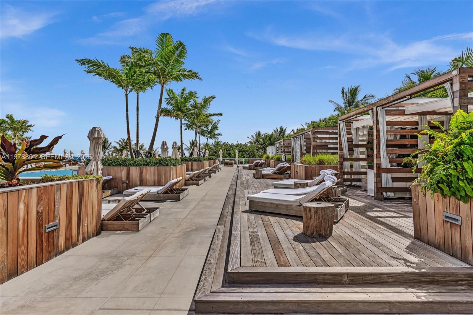 RONEY PALACE CONDO - Residential