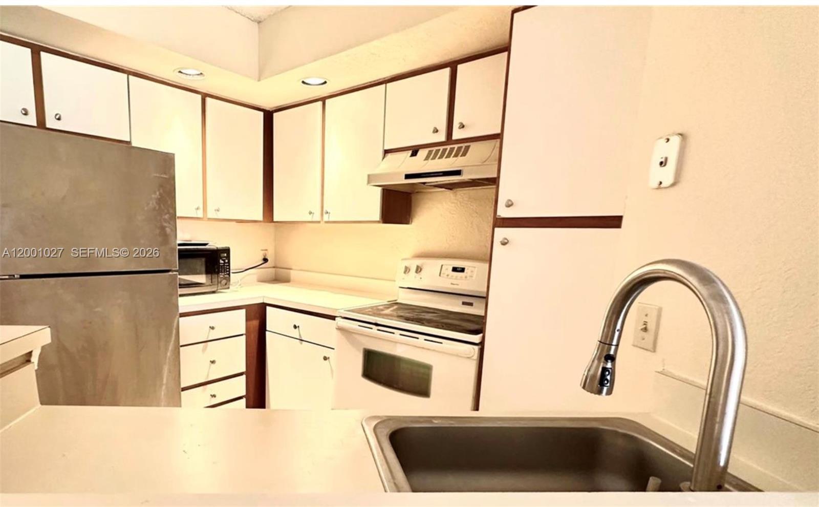 CORAL KEY CONDO - Residential