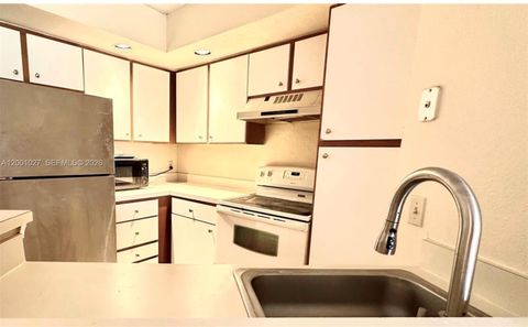 3310 N Pinewalk Dr N 1823 Margate FL 33063