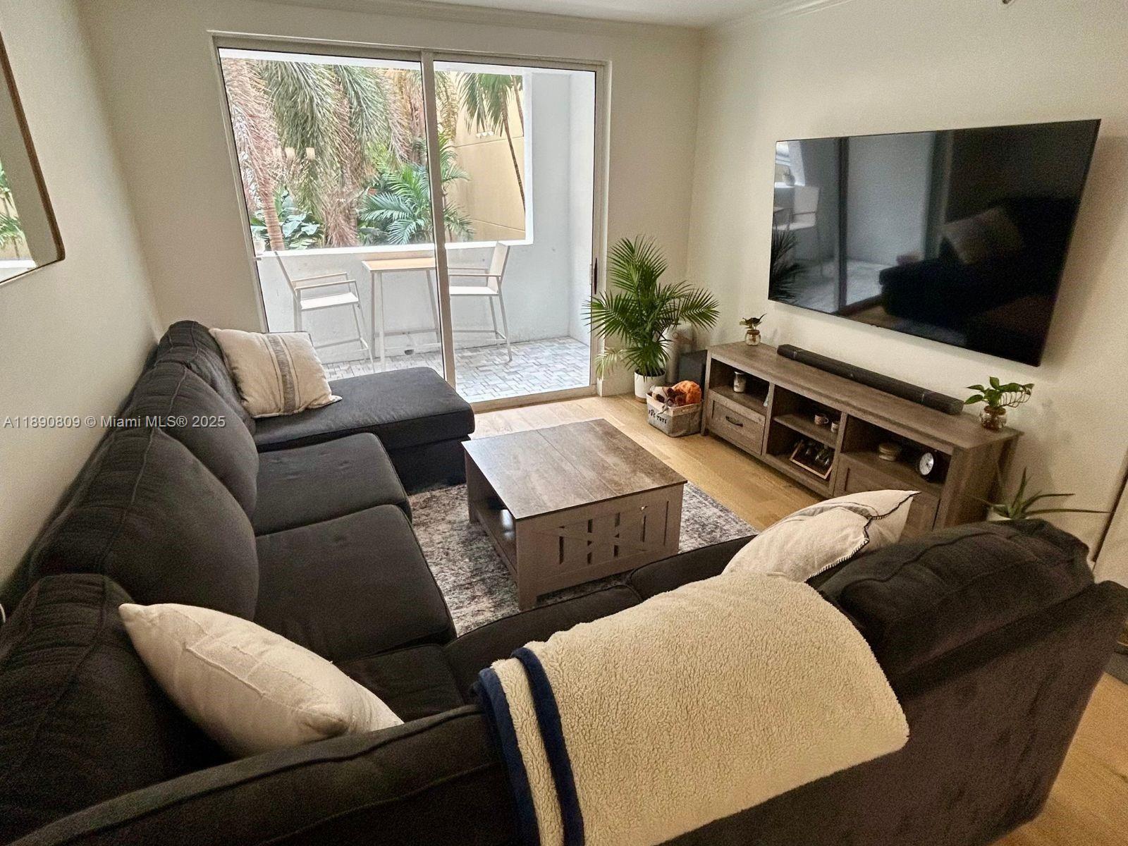 PORTO BELLAGIO CONDO - Residential