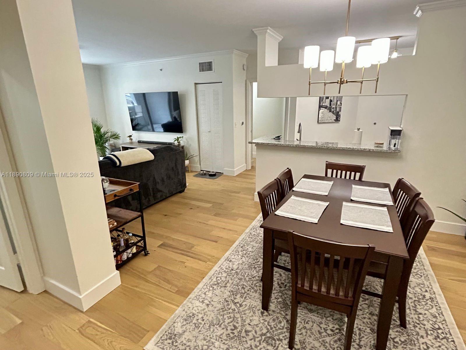 PORTO BELLAGIO CONDO - Residential