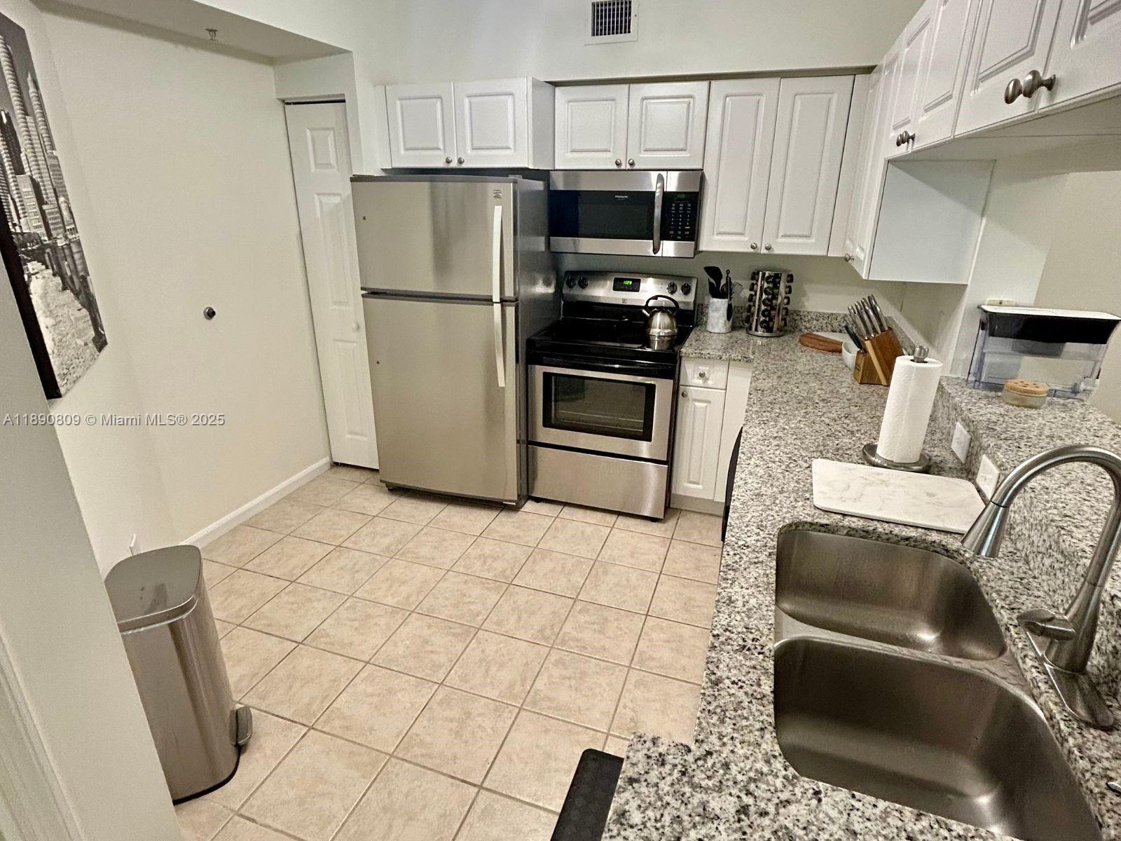 PORTO BELLAGIO CONDO - Residential