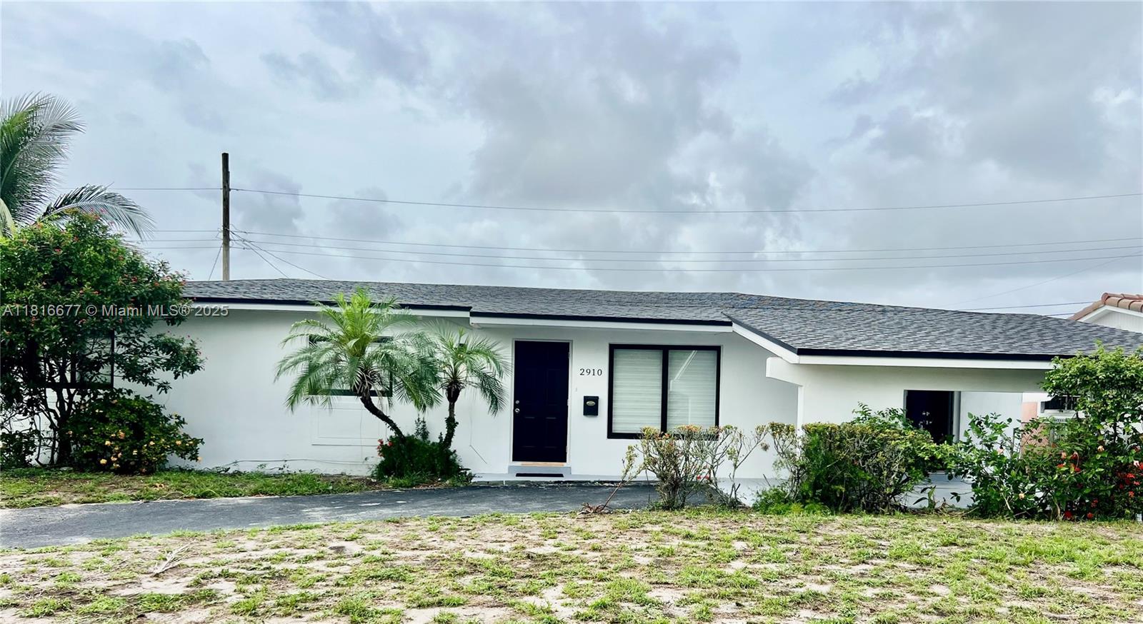 2910 Nw 185th St, Miami Gardens, Broward County, Florida - 3 Bedrooms  
2 Bathrooms - 
