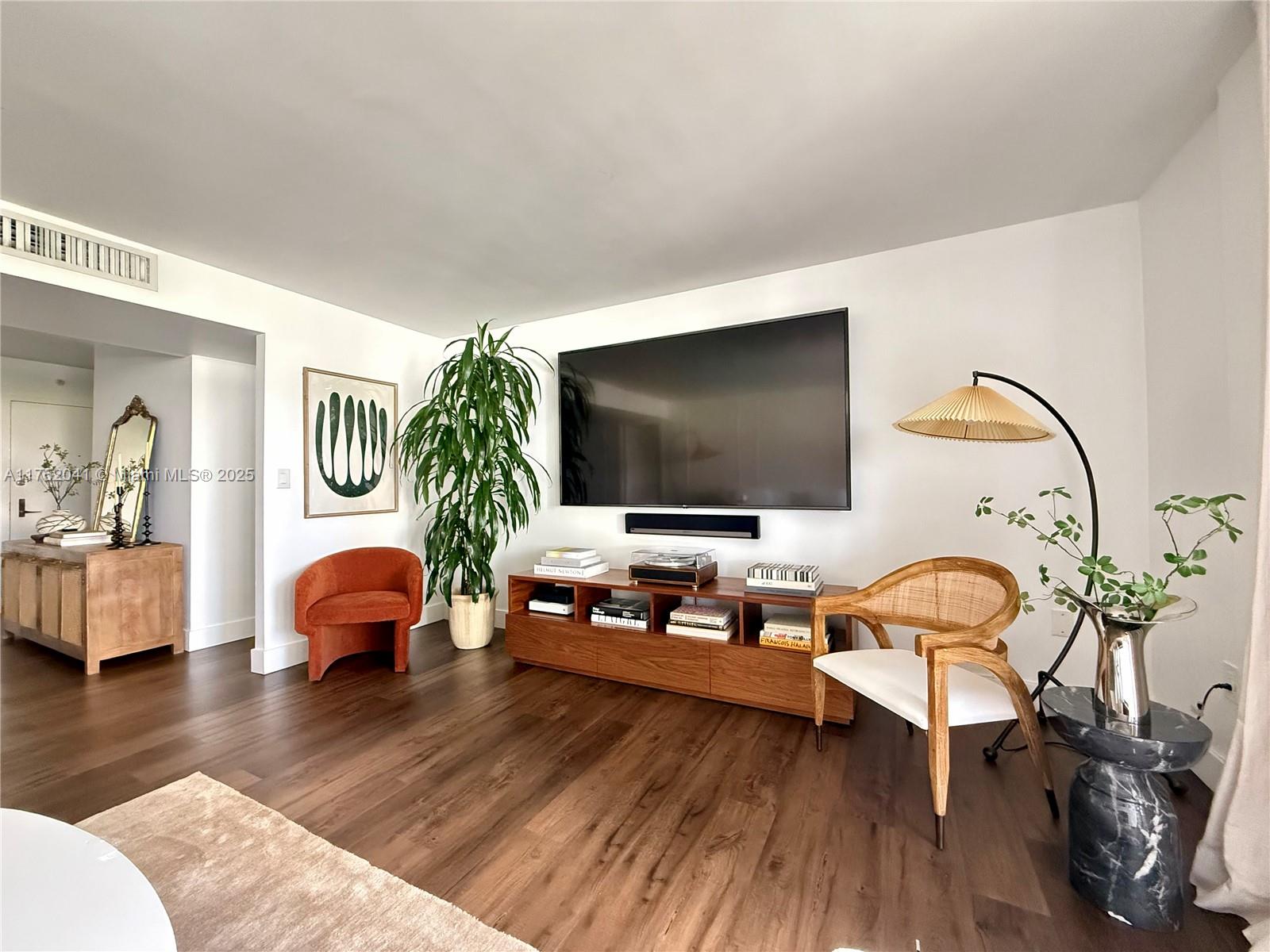 600 Biltmore Way 215