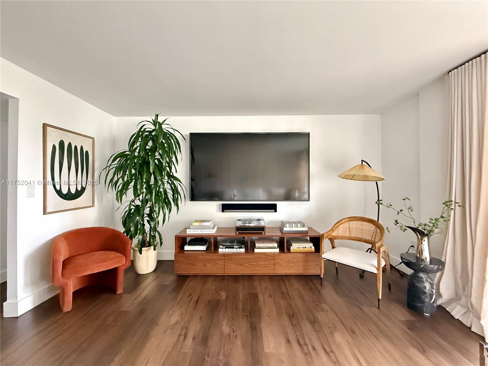 600 Biltmore Way 215