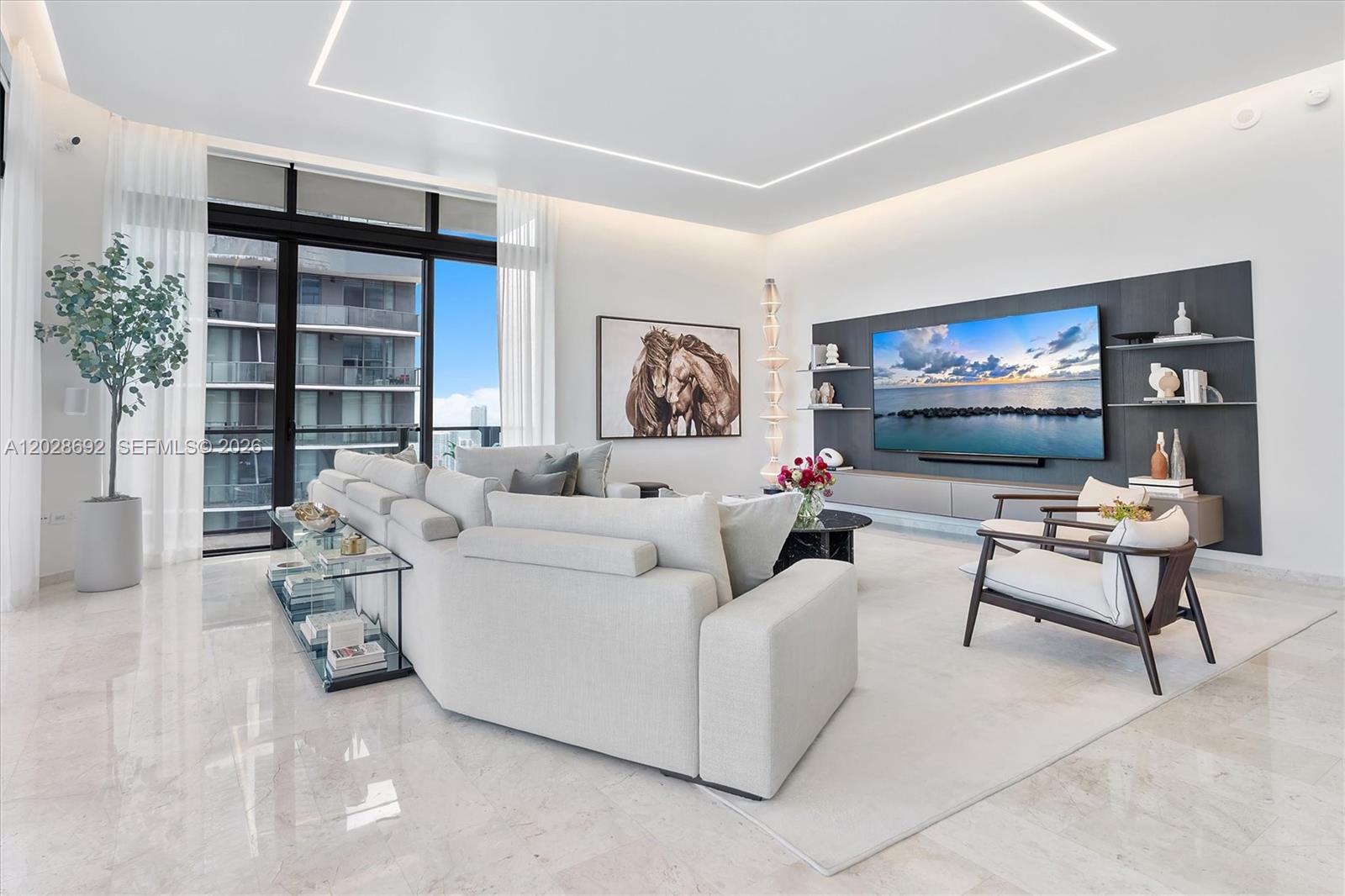 RISE CONDO - Residential