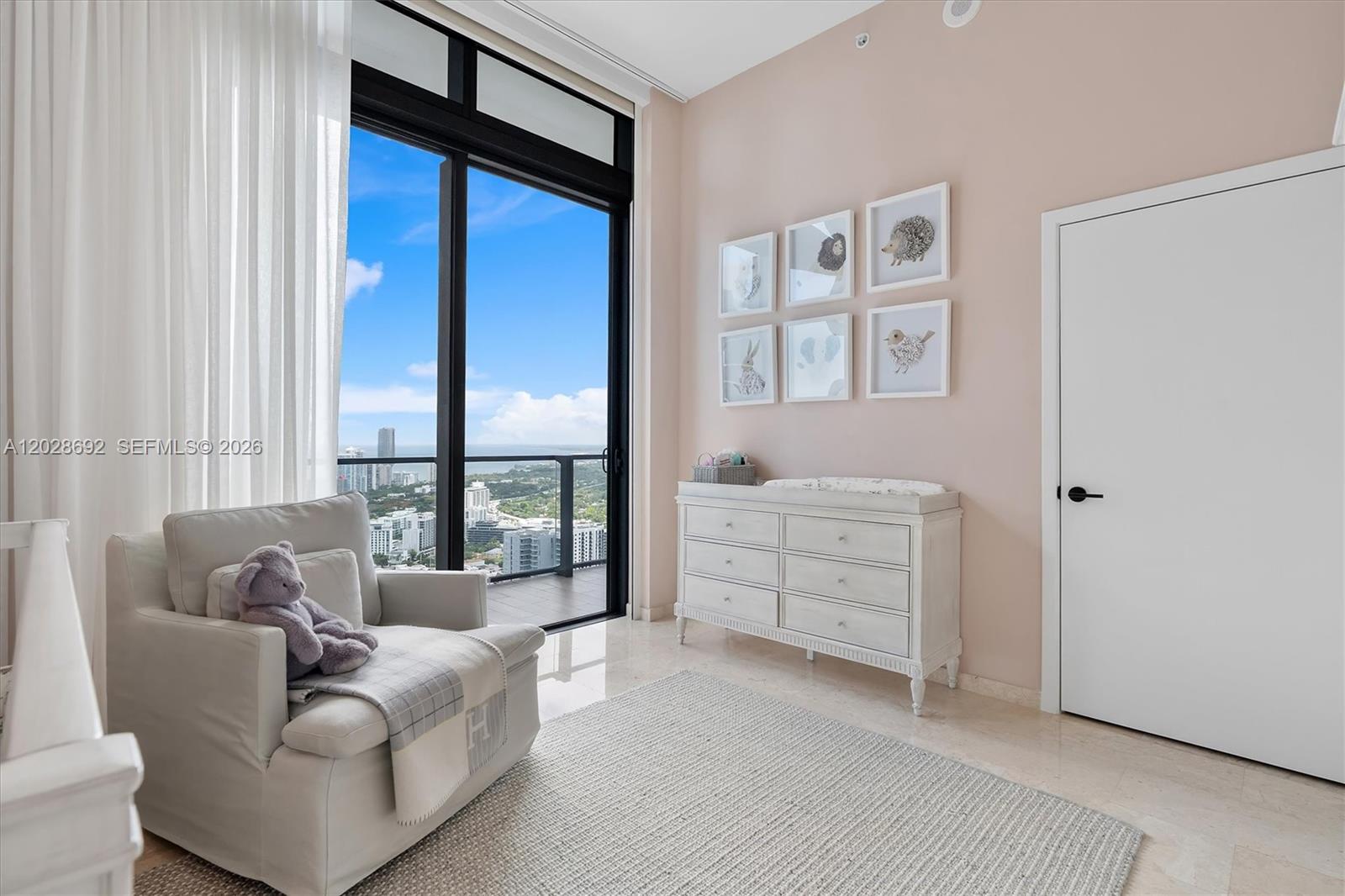 RISE CONDO - Residential