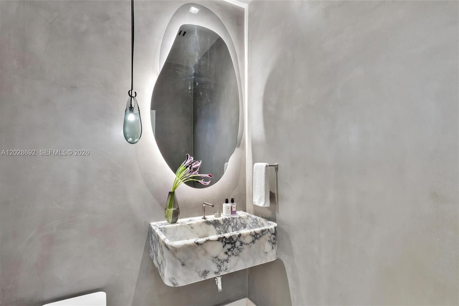 RISE CONDO - Residential