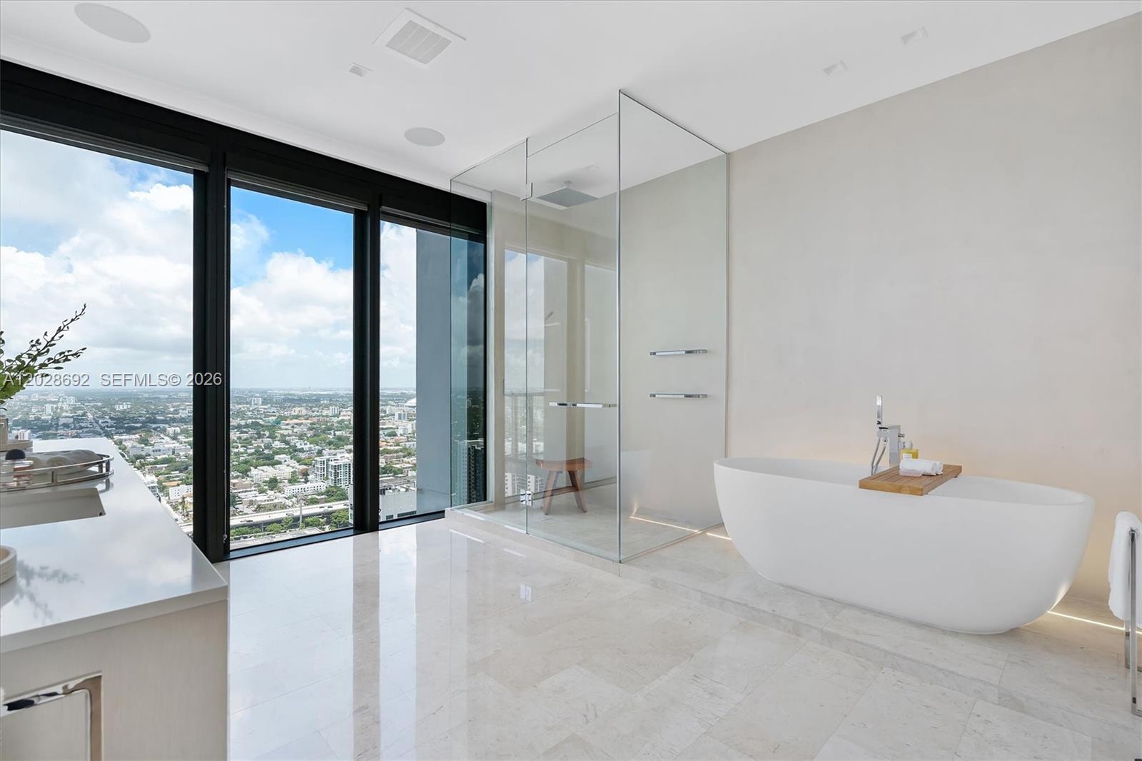 RISE CONDO - Residential