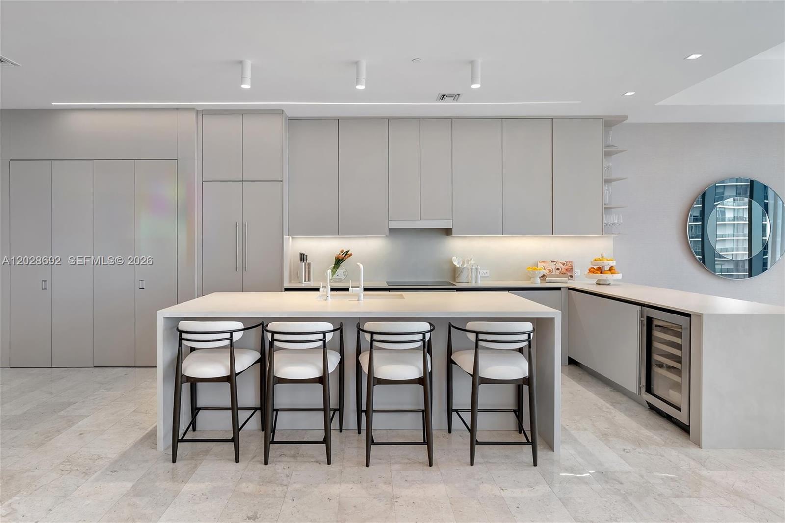 RISE CONDO - Residential