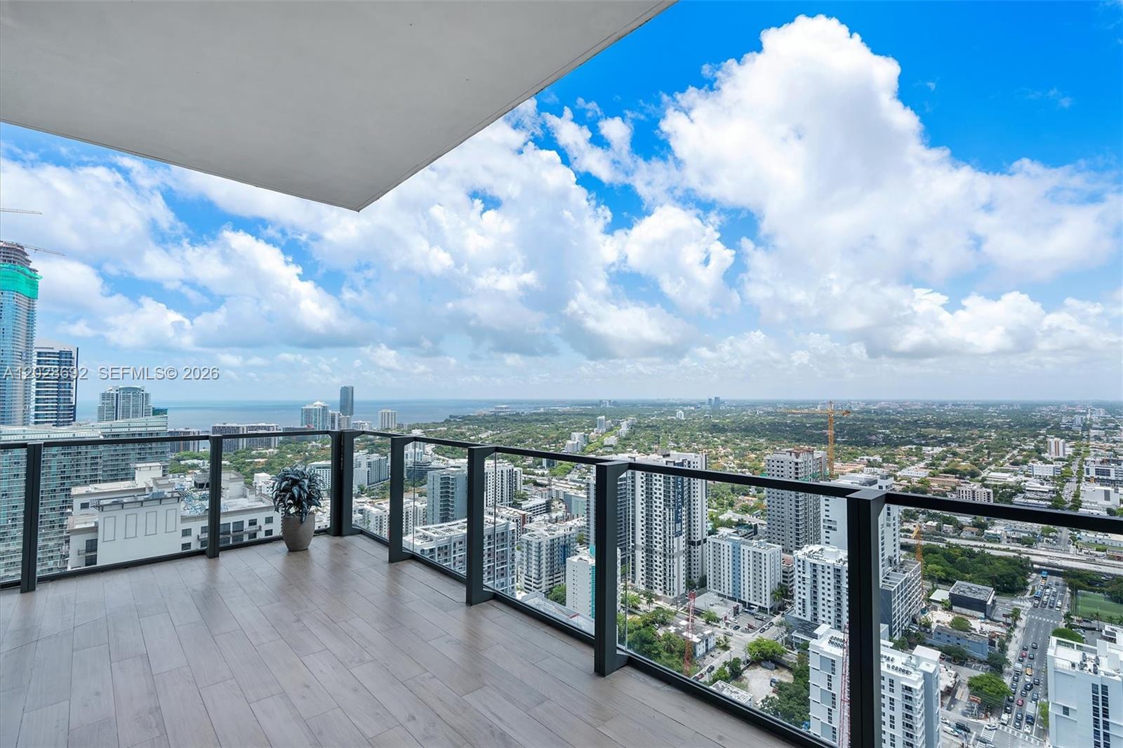 RISE CONDO - Residential