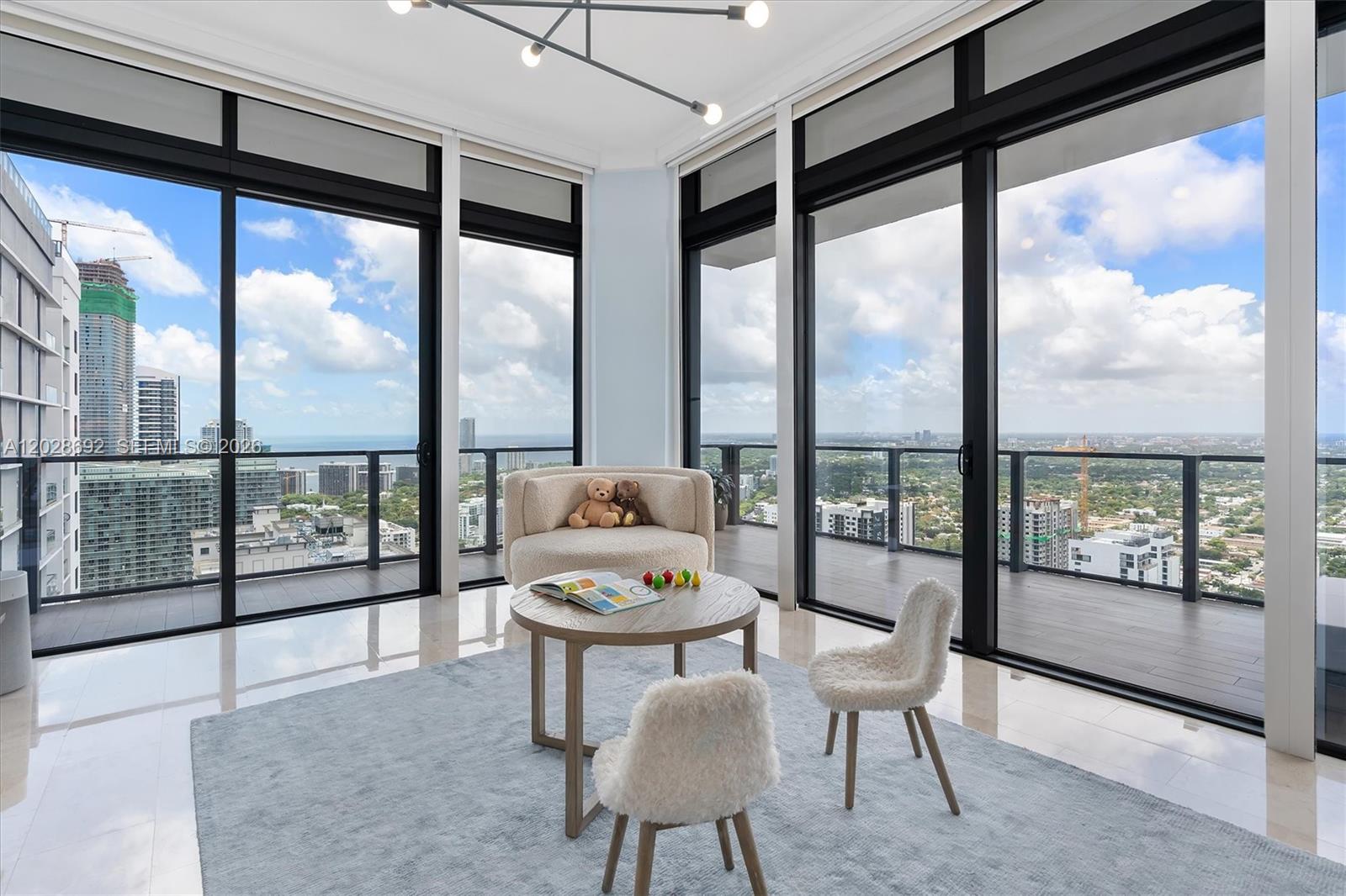 RISE CONDO - Residential