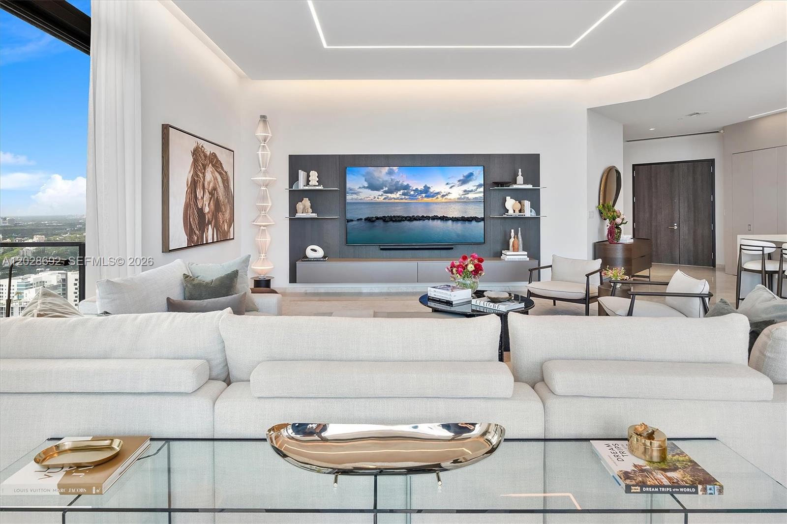 RISE CONDO - Residential