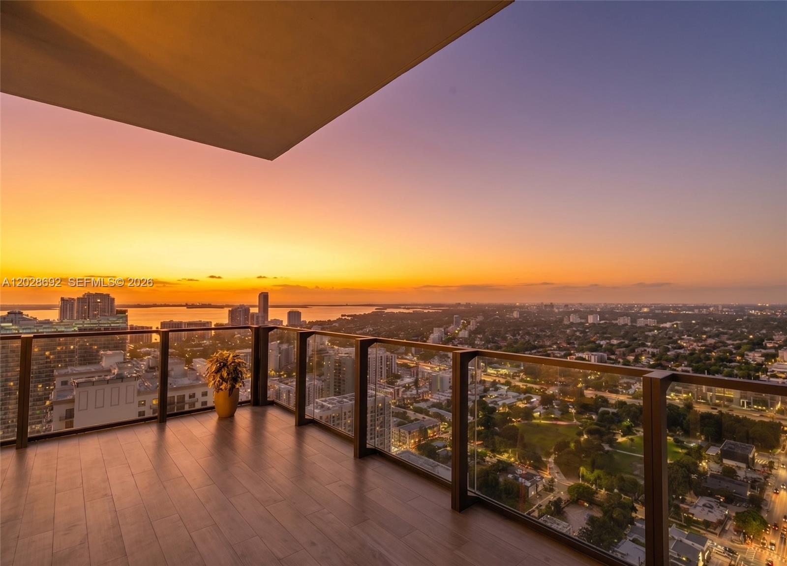 RISE CONDO - Residential