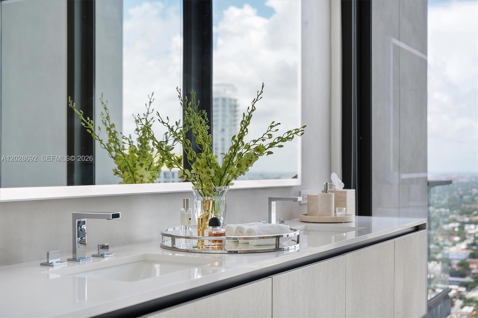 RISE CONDO - Residential