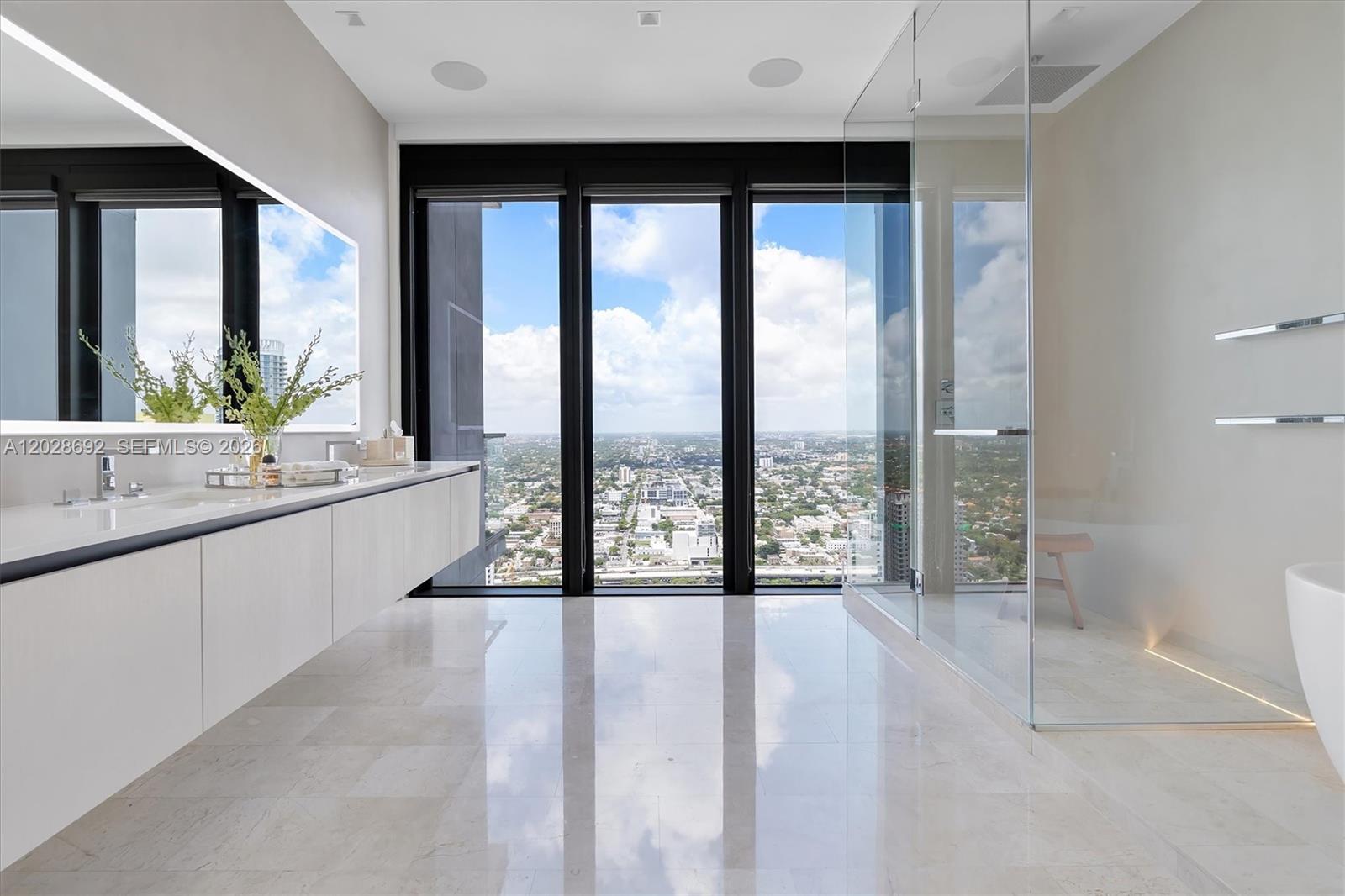 RISE CONDO - Residential