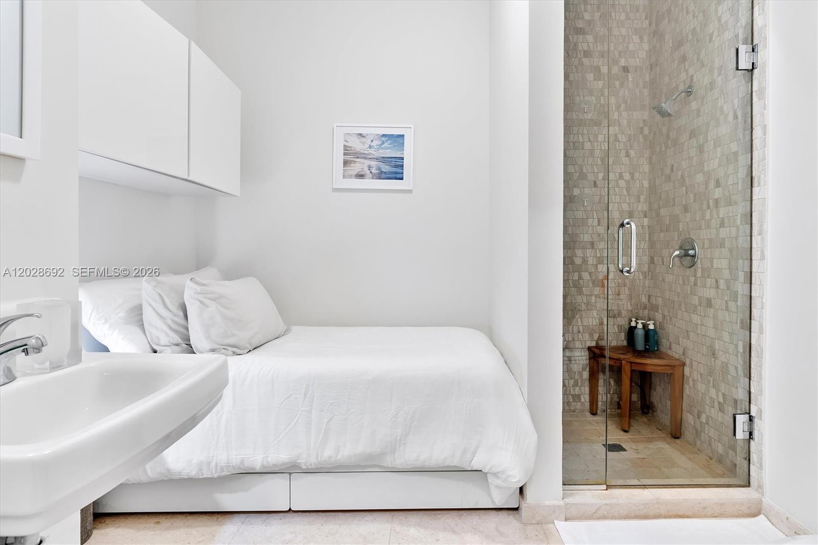 RISE CONDO - Residential