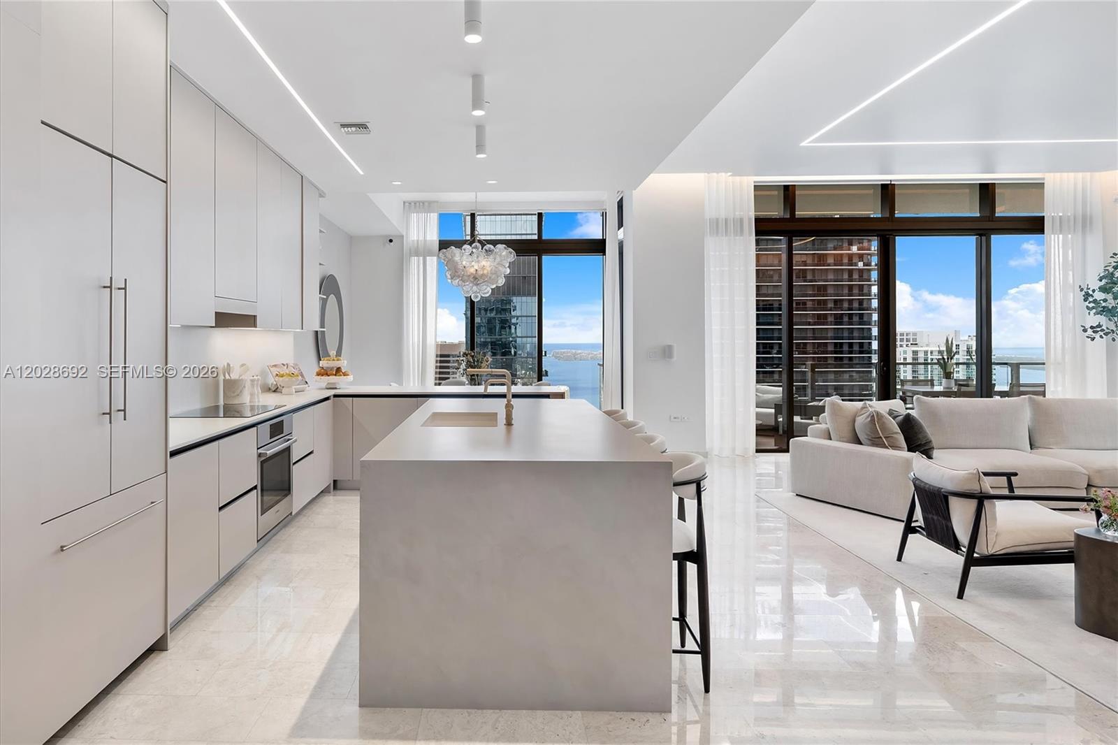 RISE CONDO - Residential