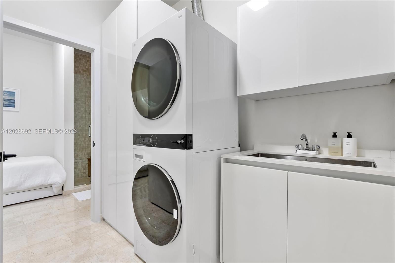 RISE CONDO - Residential