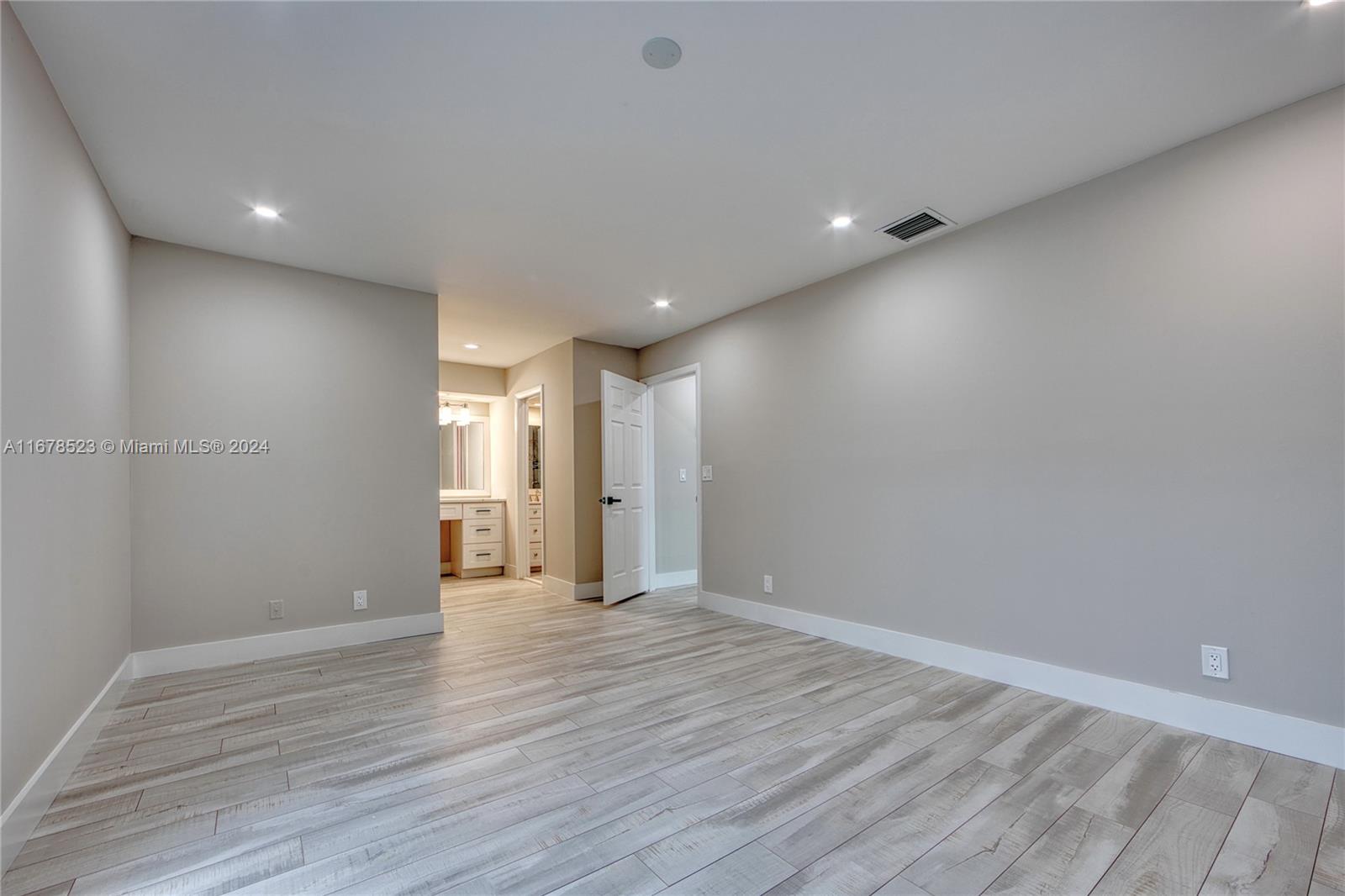 VILLAS OF OCEAN DUNES - Residential