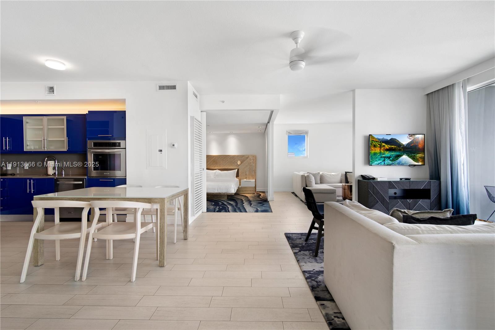 FORT LAUDERDALE RESIDENCE - Residential Lease