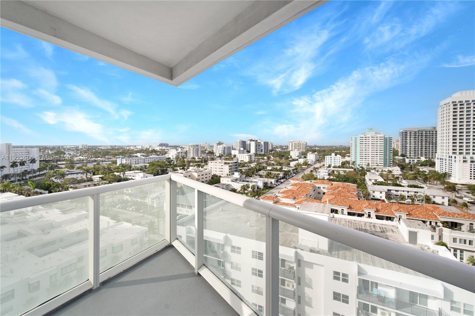 FORT LAUDERDALE RESIDENCE - Residential Lease