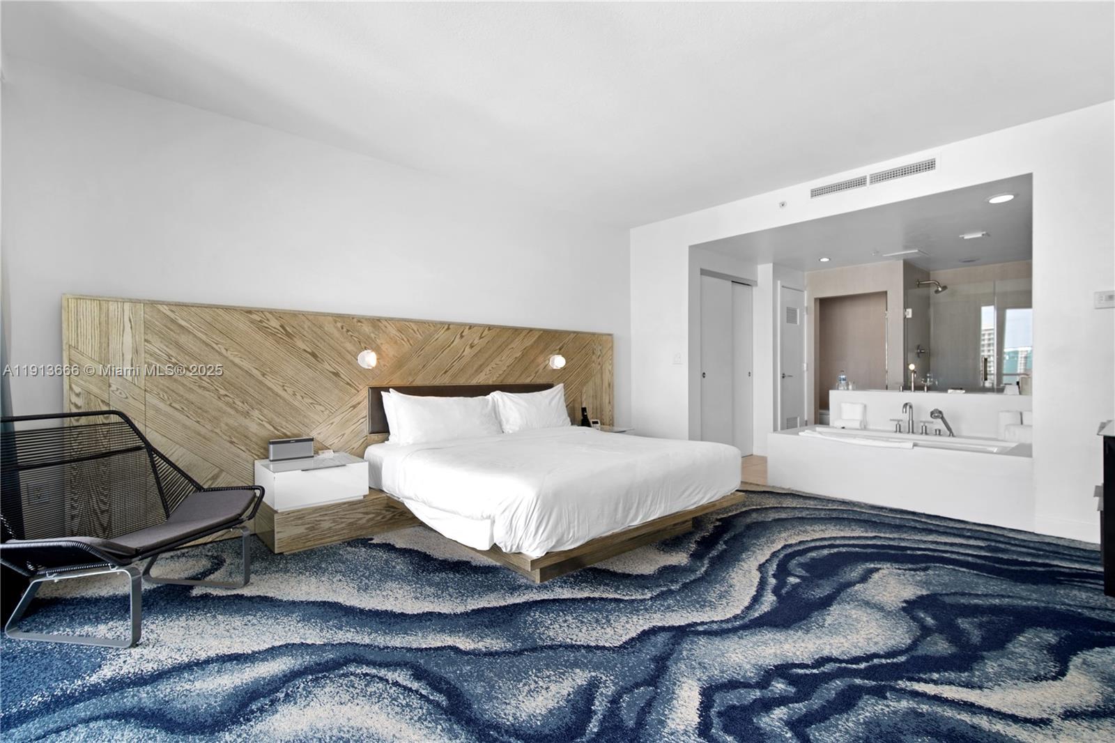 FORT LAUDERDALE RESIDENCE - Residential Lease