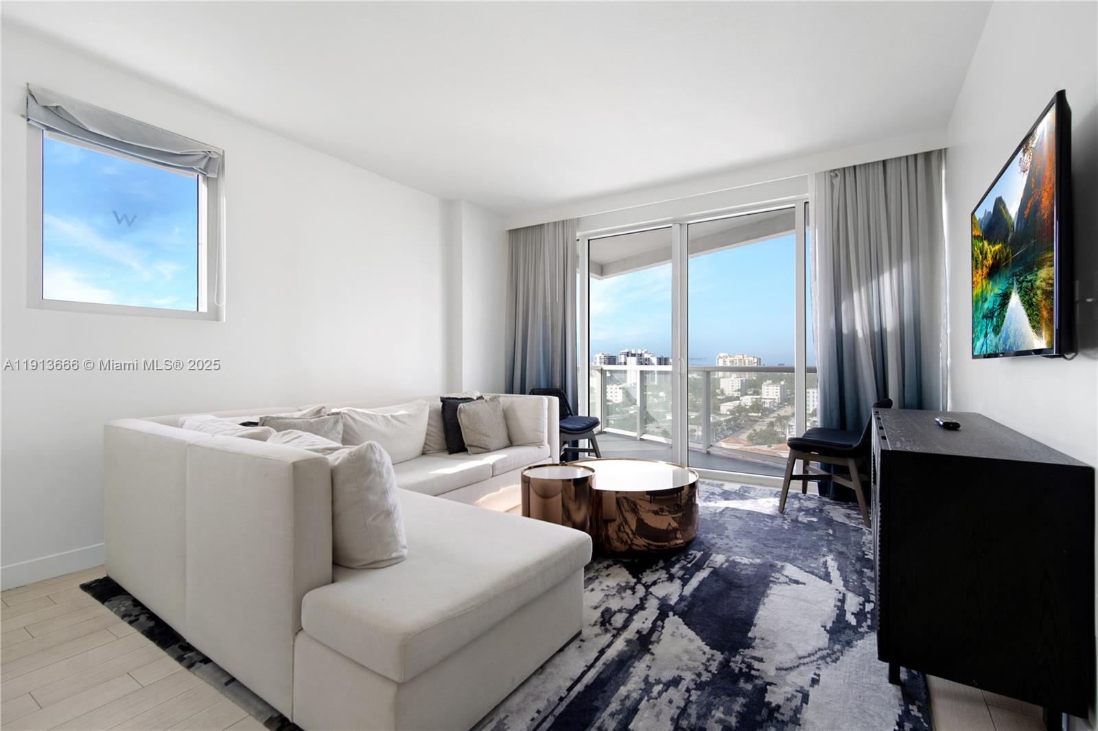 FORT LAUDERDALE RESIDENCE - Residential Lease