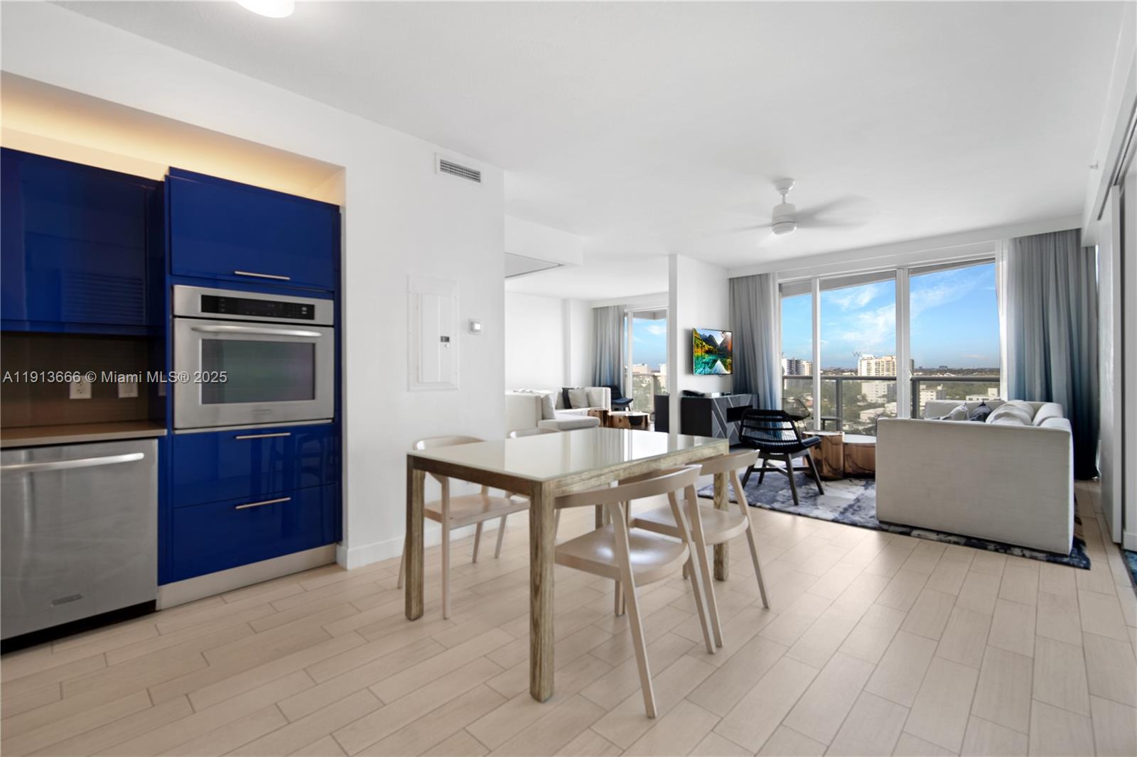 FORT LAUDERDALE RESIDENCE - Residential Lease