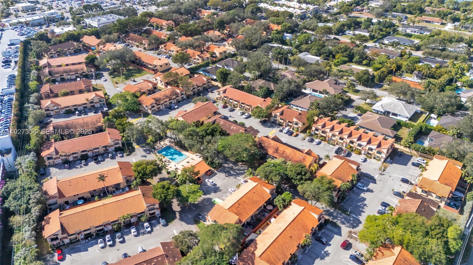 DADELAND COVE SEC 1 - Residential