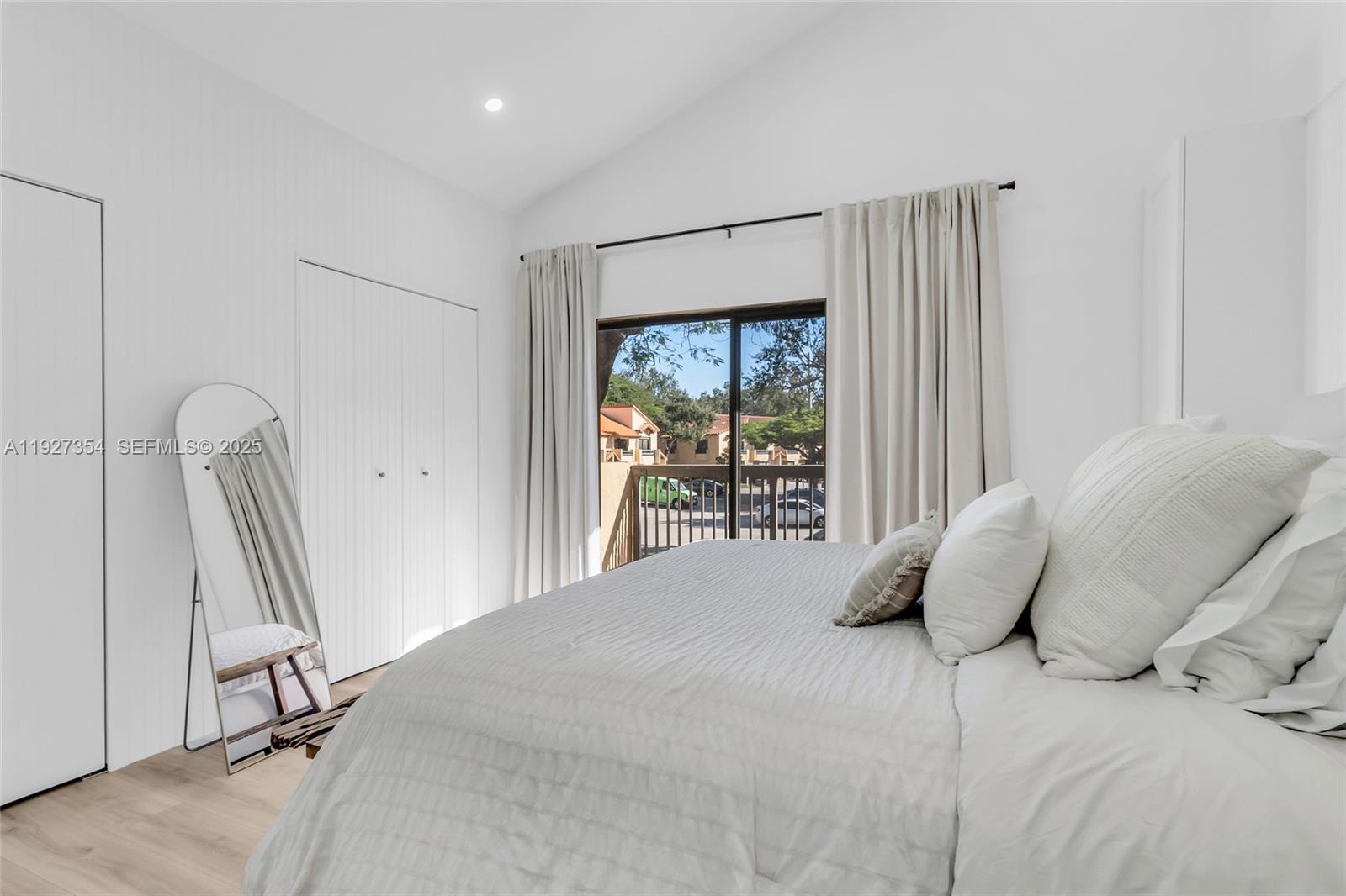 DADELAND COVE SEC 1 - Residential