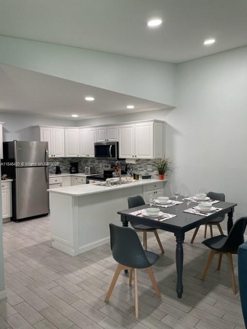 ROYAL WOODS - Residential