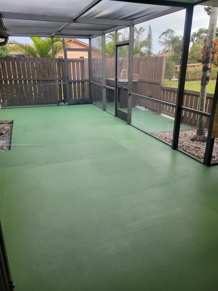 ROYAL WOODS - Residential