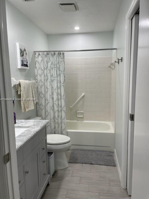 ROYAL WOODS - Residential