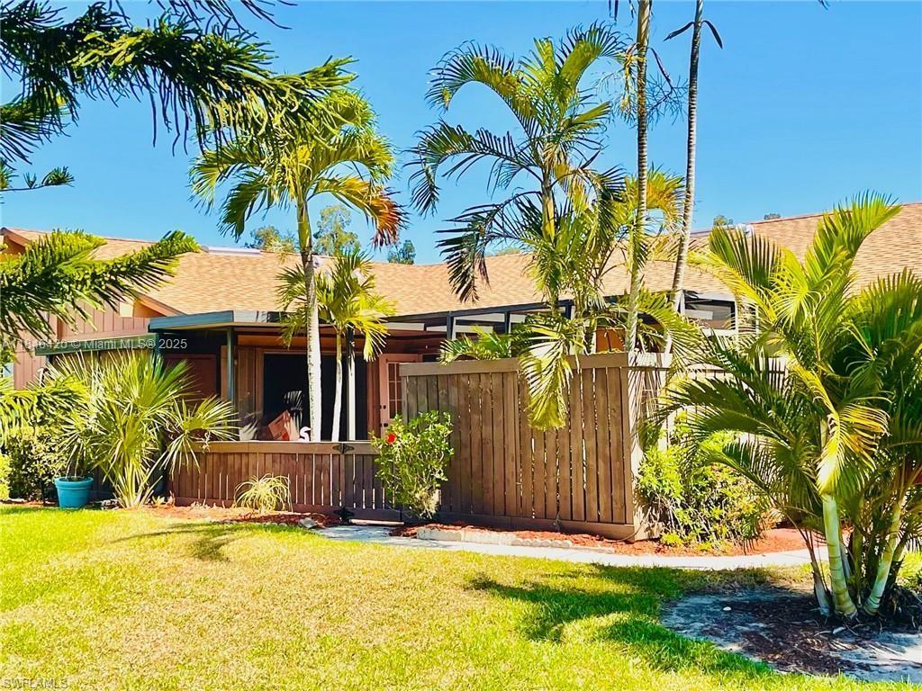 ROYAL WOODS - Residential