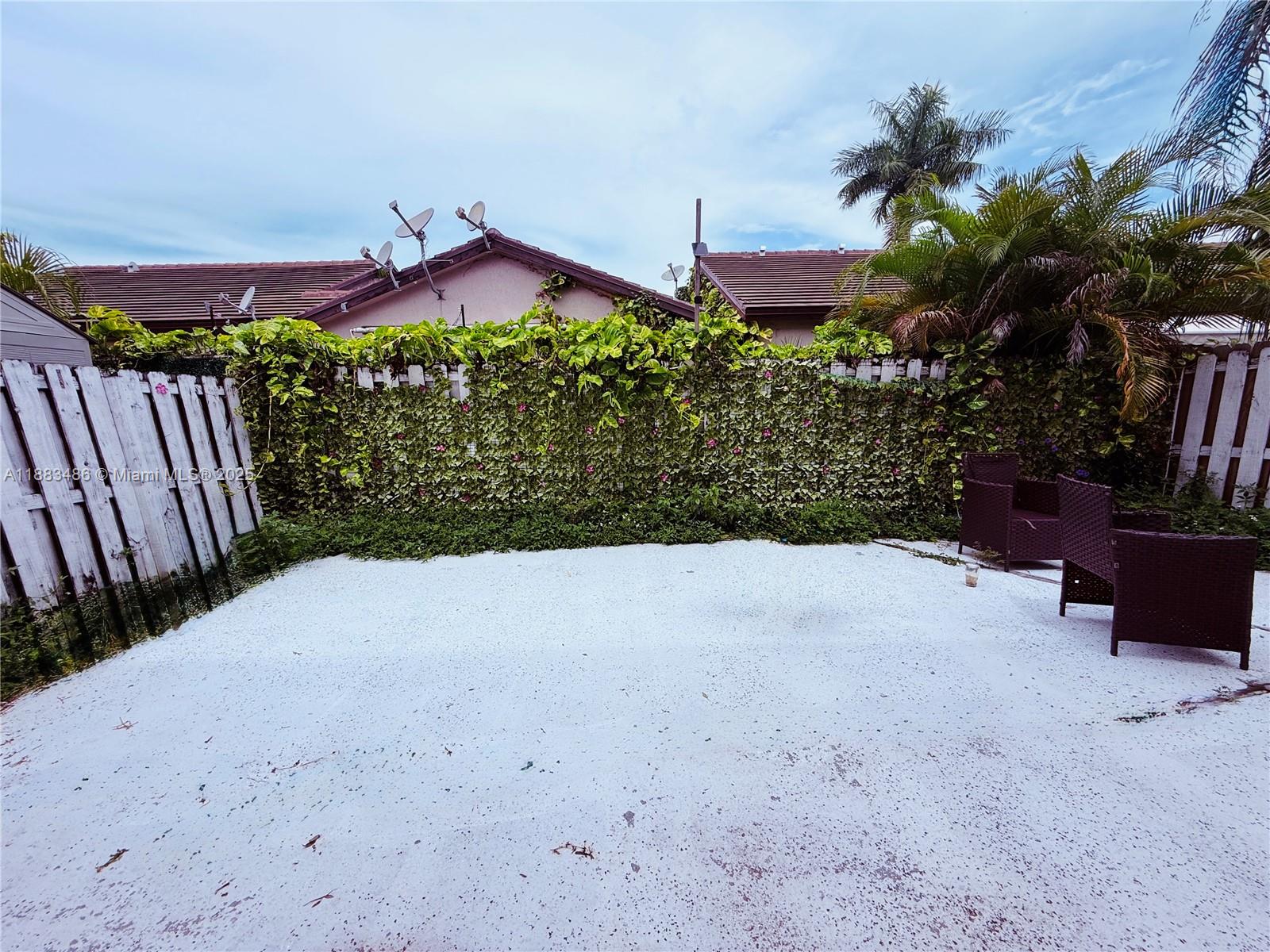 IBIS VILLA AT MIAMI GARDE - Residential Lease