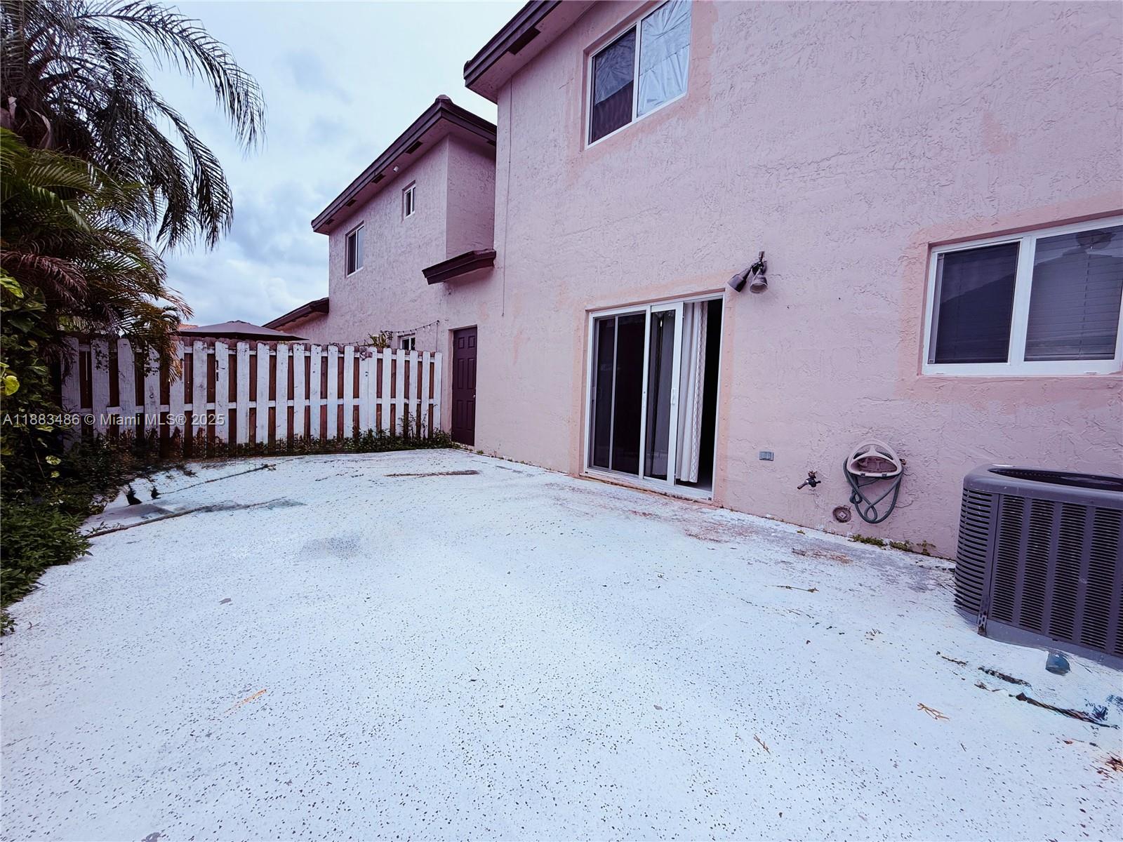IBIS VILLA AT MIAMI GARDE - Residential Lease
