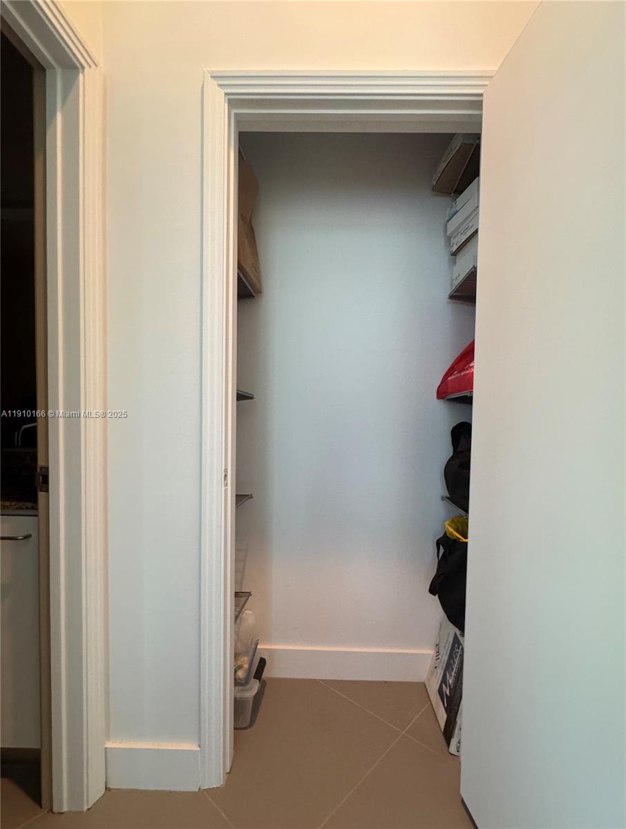 METROPOLIS I AT DADELAND - Residential