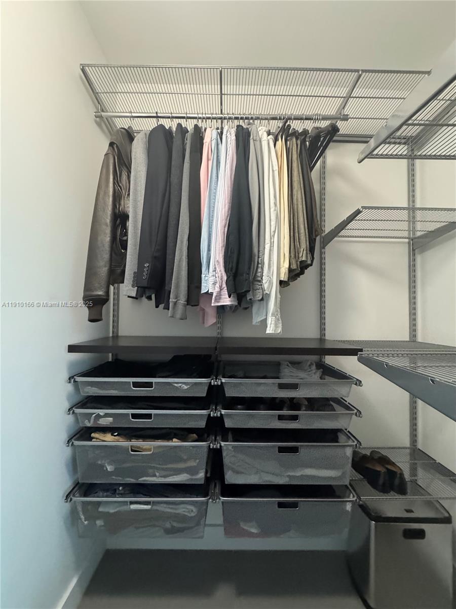 METROPOLIS I AT DADELAND - Residential